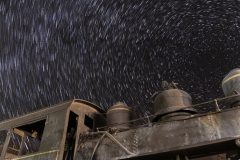 train-star-trail-1